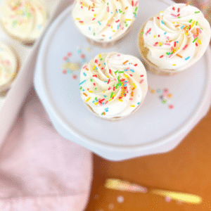 VANILLA CUPCAKES